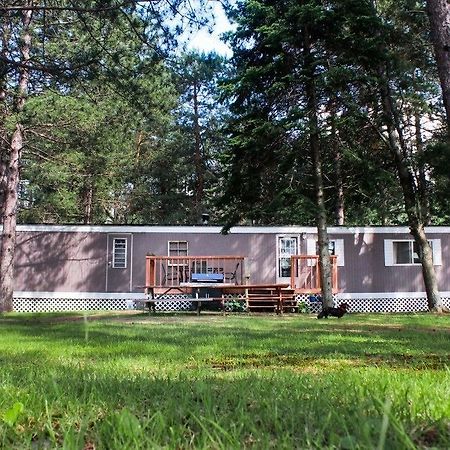 Algonquin'S Edge Resort Madawaska 外观 照片