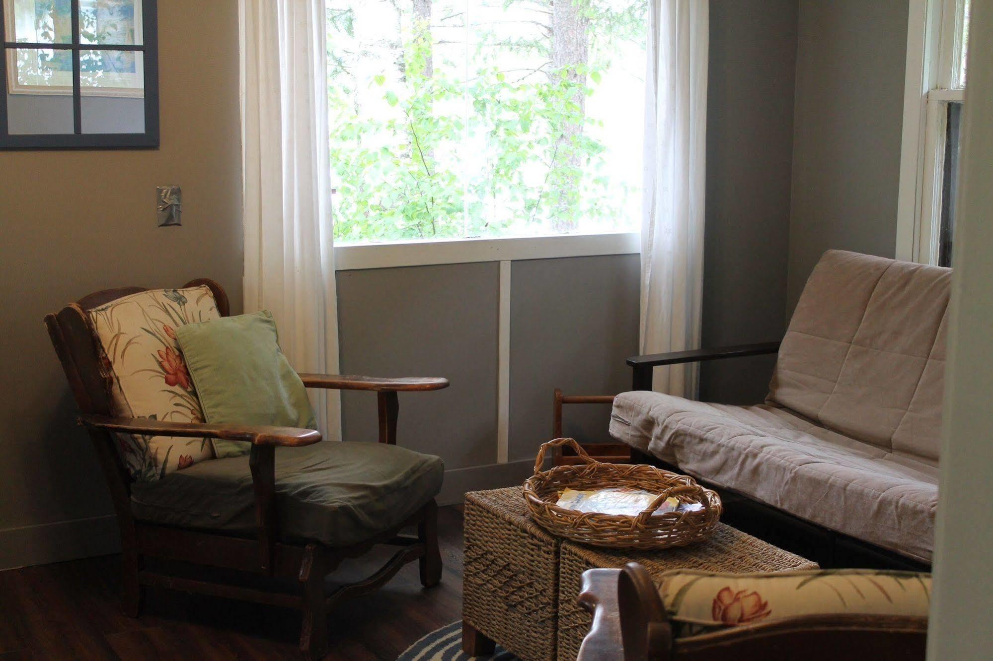 Algonquin'S Edge Resort Madawaska 外观 照片