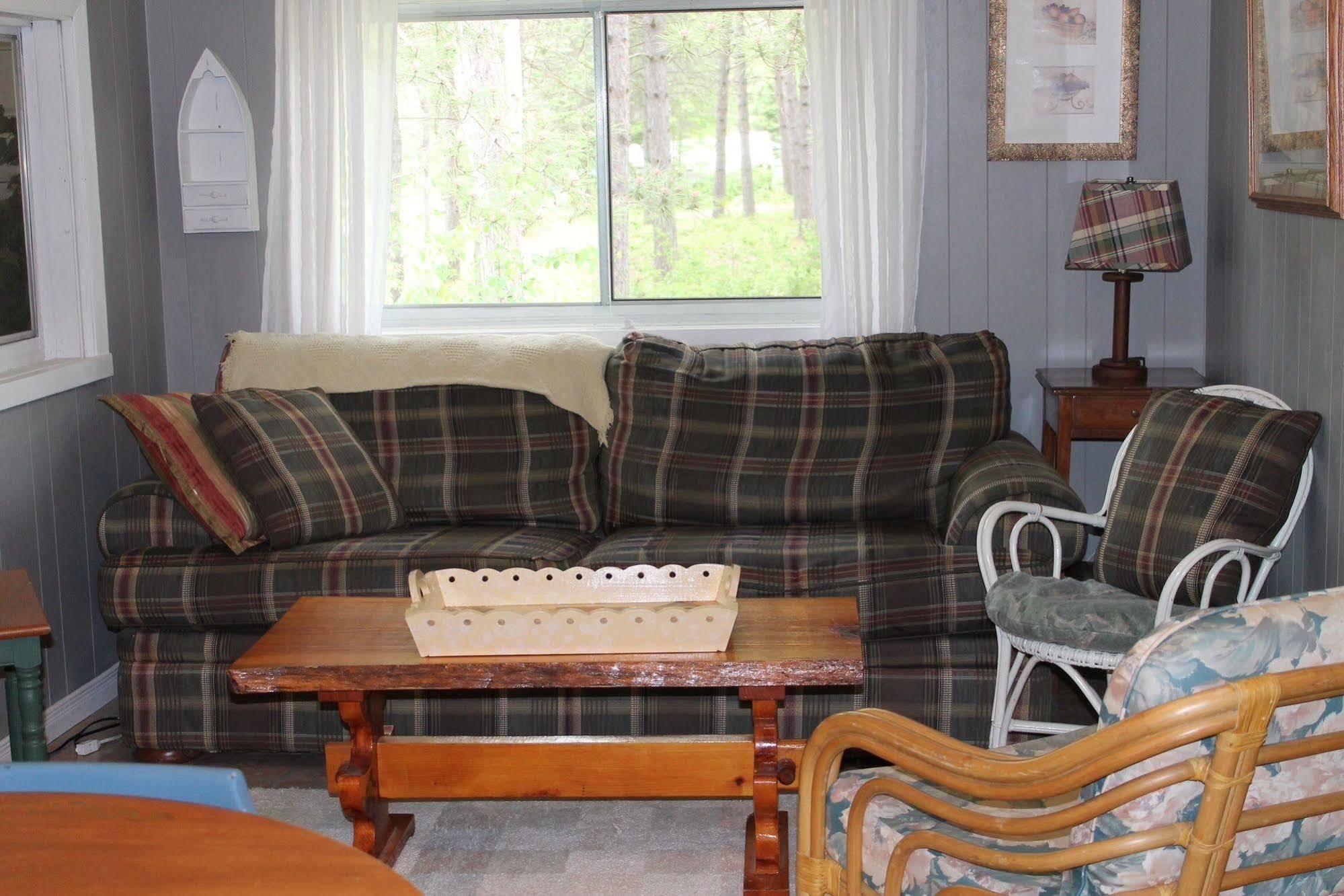Algonquin'S Edge Resort Madawaska 外观 照片